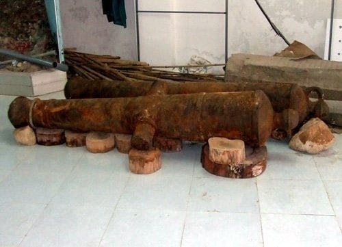 Cannons salvaged from Ninh Thuan Province, 20130326