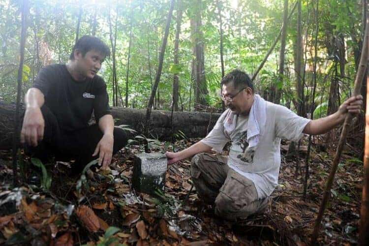 Tomb hunting pair Charles and Raymond Goh. Source: Straits Times 20151111