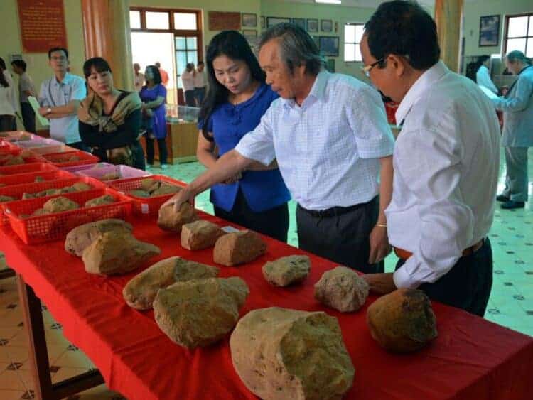 Stone tools from Vietnam. Source: Thanh Nien News 20160405