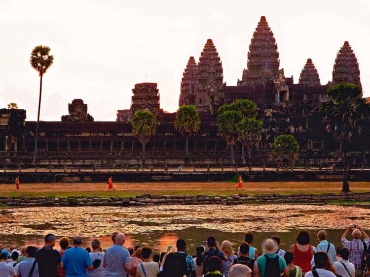 Crowding at Angkor Wat. Source: Conde Nast Traveler 20160310