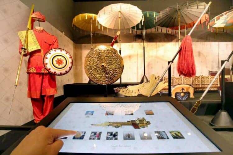 Exhibition featuring Brunei royal regalia and artefacts to celebrate friendship between Brunei and Singapore