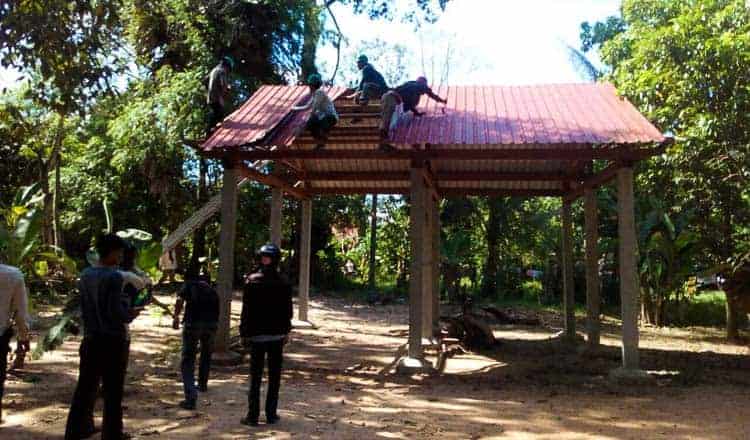 Illegal Angkor homes still being removed
