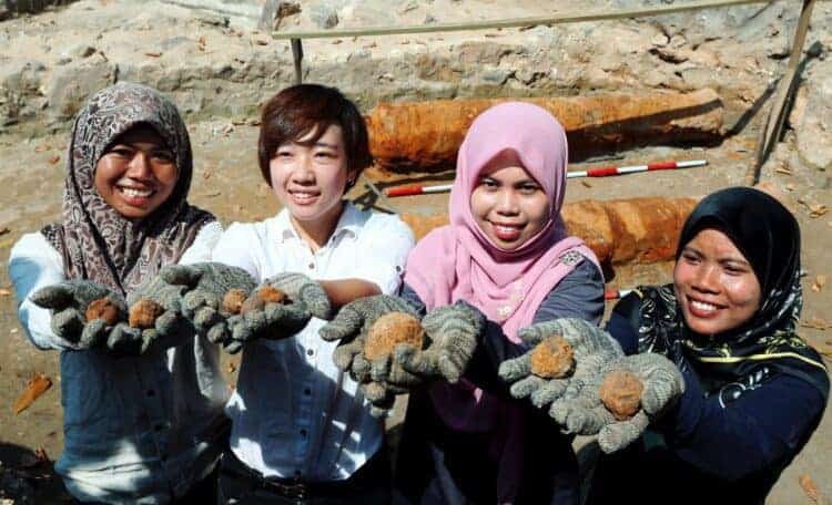 Nine cannonballs found at Fort Cornwallis