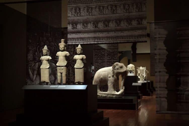 Art from Angkor Wat at Asian Civilisations Museum