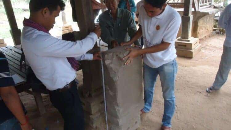 Farmer discovers mystery stone tablet in Anlong Veng