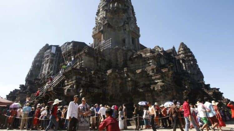 Four Chinese Nationals for Alleged ‘Drilling’ at Angkor Wat Complex