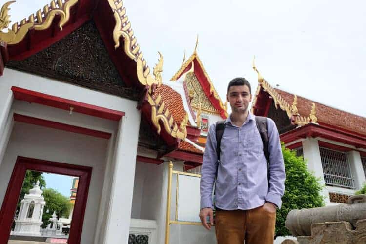 Driven Frenchman Reviews 1,500 Thai Temples – And Counting
