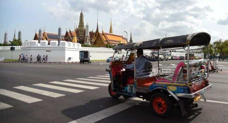 Ayutthaya Tuk Tuk Rally to promote tourism