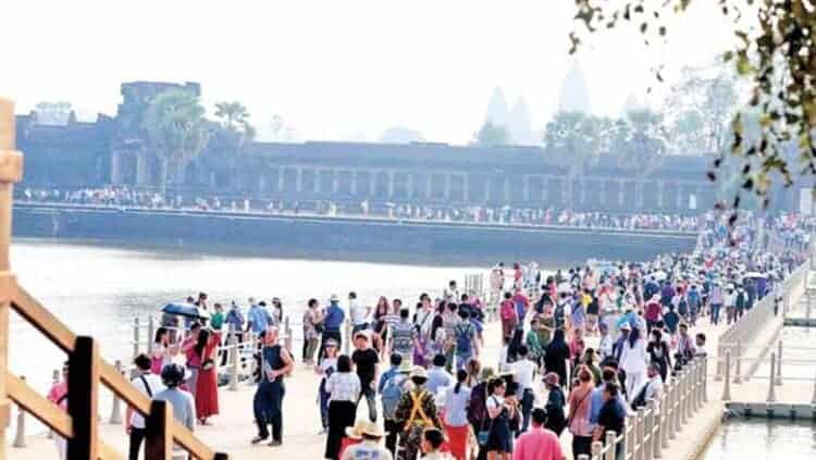 Tour guides voice concern over app that will offer audio tours