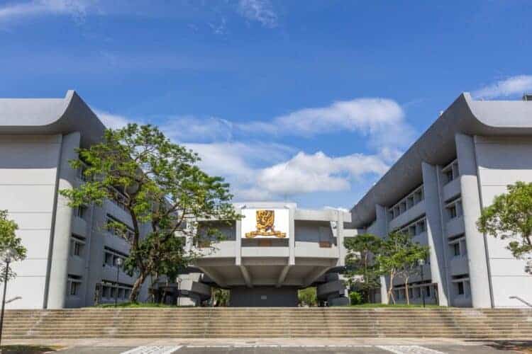 The Chinese University of Hong kong by e X p o s e / Shutterstock