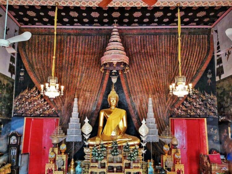 Wat Thong Nopphakhun and its unique backdrop - the curtains are painted on. Source: Bangkok Post, 20191031