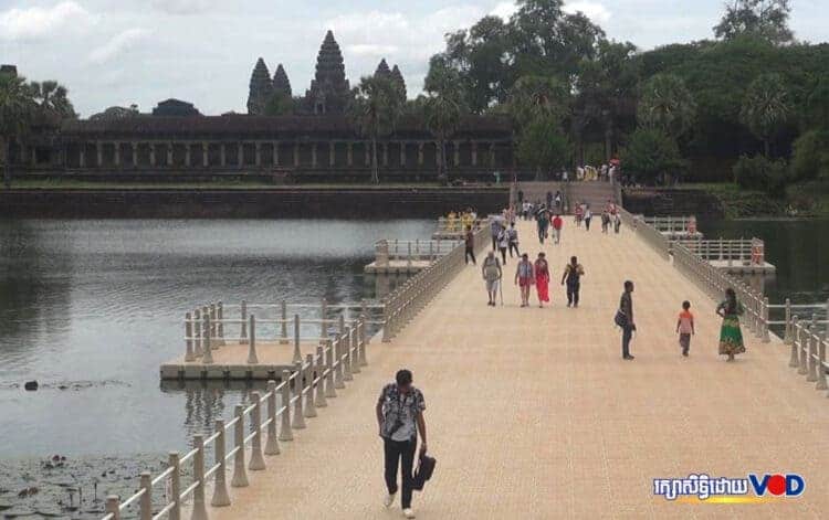 Amid Virus Fears, a Tourist Decline in Already Slumping Siem Reap