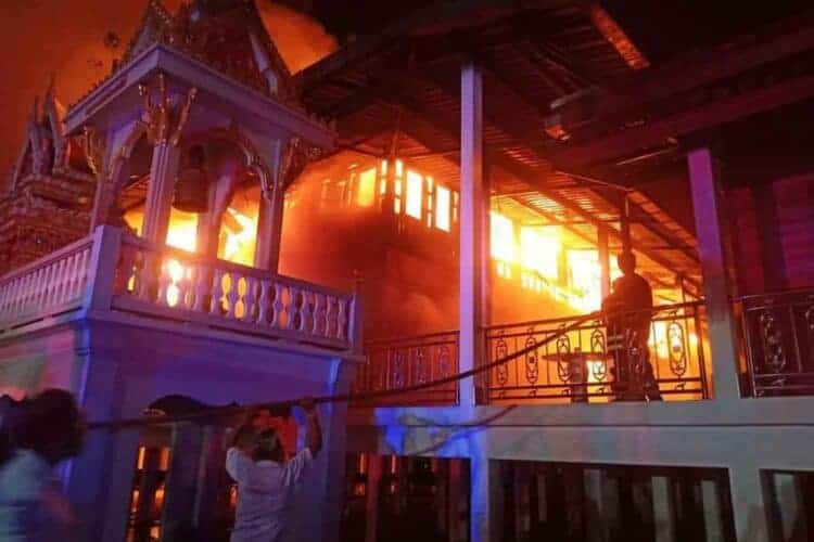 Fire at Wat Chang Thong. Source, Bangkok Post 20200709