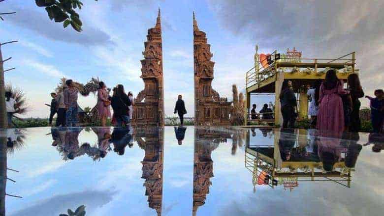 Kampong Cham temple gate. Source: Phnom Penh Post 20200902