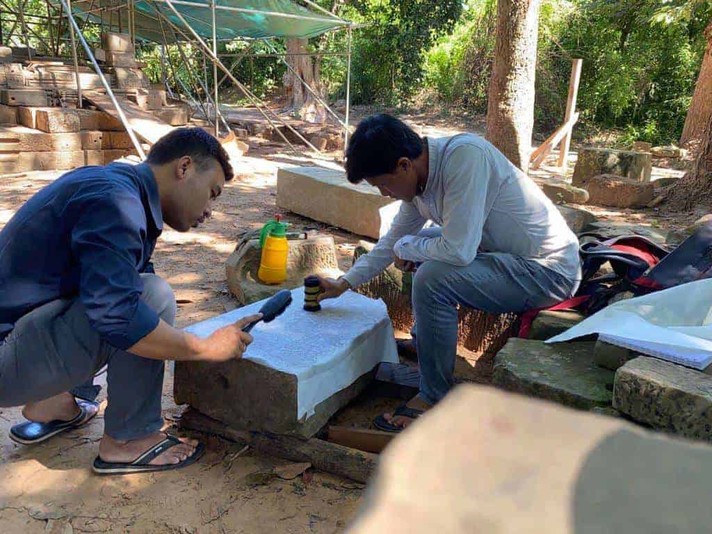 Vitou Phirom and colleague making an impression. Source: Koh Santepheap Daily 20201018