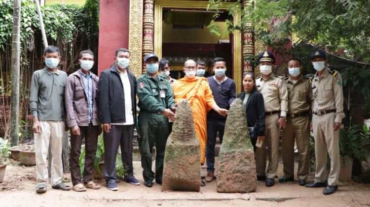 Unfinished sculptures given to Apsara Authority. Source: Koh Santepheap Daily 20201112