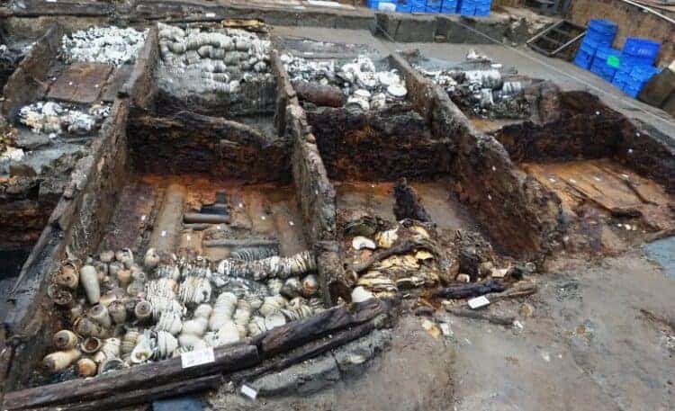 Jars from Nanhai no. 1. Source: Sharon Wong