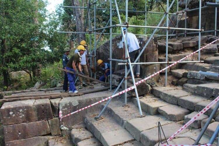 Repairs at Preah Vihear. Source: Rasmei News 20201201