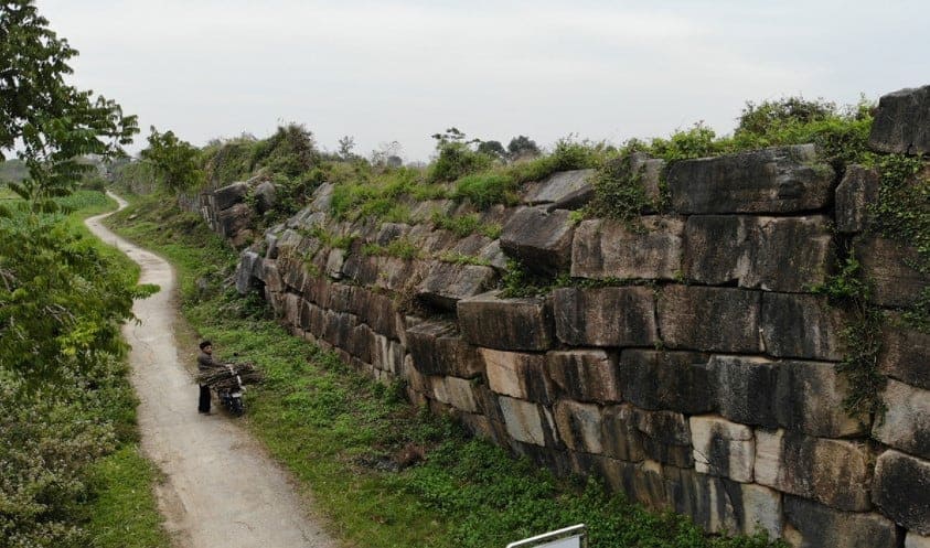 Damage to Ho Citadel wall. Source: 20210110