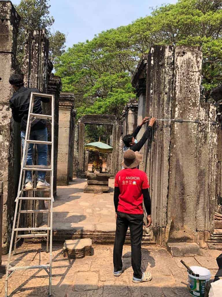 Repairs to the Bayon. Source: Rasmei Kampuchea Daily 20210401