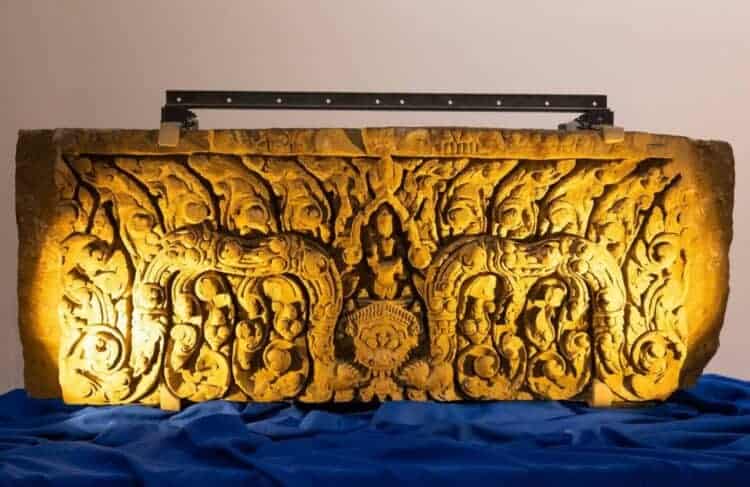 Repatriated lintel. Source: Matichon 20210527